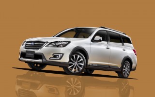 スバル、7人乗りの新型車「CROSSOVER 7」発売