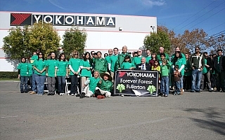 横浜ゴムの米国子会社YTCの本社で植樹祭を実施