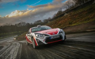 TMGのGT86 CS-R3、5月から供給開始、7月にホモロゲ公認