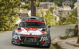 i20 R5、WRCデビューのコルシカ戦はまずまずの滑り出し