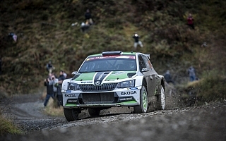 WRC英国:WRC2勝利のラッピ、タイトルへの望みつなぐ