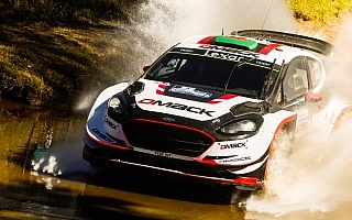 WRCアルゼンチン：競技3日目、エバンスが僅差の首位堅持