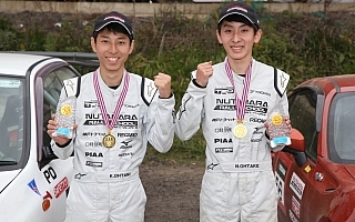 ふたりの高校生が強豪ぞろいの西日本ダートトライアルフェスティバルで勝利