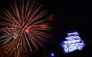 全日本ラリー唐津：コロナウイルス収束を願い、唐津の夜空に大輪咲く