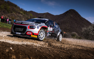 シトロエン、C3ラリー2勢のシーズン中盤レビュー「ロッセルがWRC3選手権でリード」