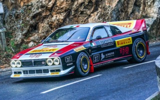 150周年を迎えたピレリが“キメラEVO37”を走らせる。コ・ドラはペター