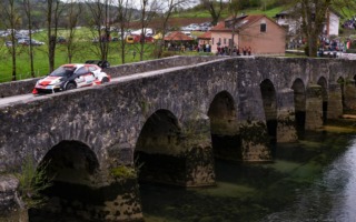 WRCクロアチア：困難な状況を切り抜けロバンペラが首位、エバンスは総合5位に浮上