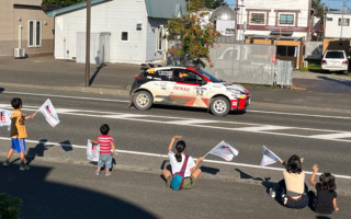 全日本ラリー北海道：初日、勝田範彦が新井敏弘と奴田原文雄を従えてトップを快走