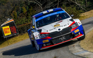 WRCラリージャパン：WRC2はサミ・パヤリがトップ、エミル・リンドホルムはタイトルに大きく前進