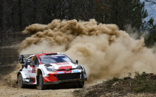 WRCポルトガル：波乱の競技初日を終えてトヨタのカッレ・ロバンペラがトップ、勝田はマシントラブルからリタイア