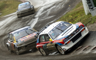 世界RXリッデンヒル：2台のランチア・デルタEvo RX1eが全焼、土曜日の競技が中止