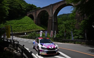 全日本ラリーモントレー：シュコダ・ファビアR5の新井大輝が大会連覇