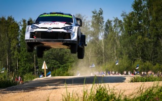 WRCエストニア：GRヤリス・ラリー1初ドライブのオリバー・ソルベルグが首位快走、勝田貴元は6番手につける