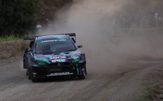 10月31日、ジャパンモビリティショーでジムカーナとダートトライアルが競演。田口勝彦や鎌田卓麻が登場