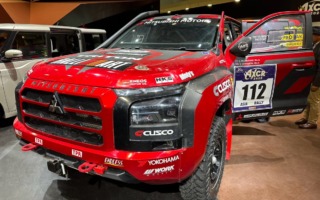 AXCR2025で優勝した三菱トライトン112号車がジャパンモビリティショーに登場