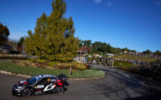 WRCジャパン:トヨタ、ロバンペラがオープニングステージを制して発進